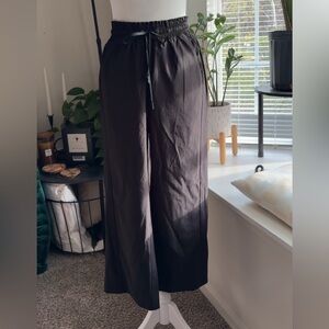 MTA Sport Black Drawstring Capris